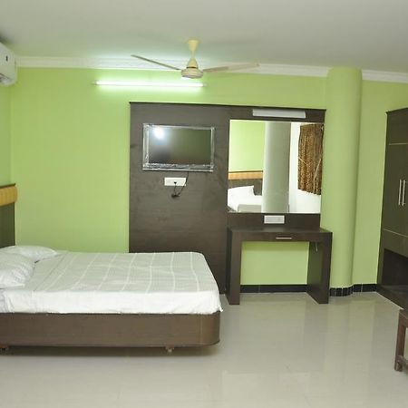 Отель Jeyam Residency, Кумбаконам Номер фото